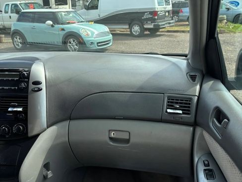 Used 2008 Toyota Sienna LE image 52