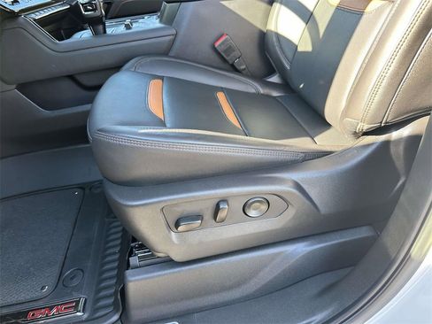 Used 2025 GMC Sierra 1500 AT4 w/ AT4 Premium Package image 17