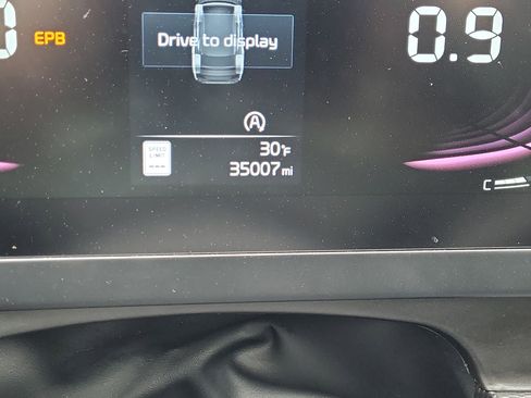 Used 2023 Kia Sportage LX image 10