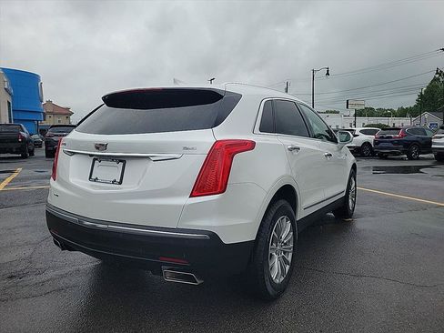 Used 2017 Cadillac XT5 Luxury w/ Driver Awareness Package AWD/4WD image 5
