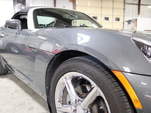 Used 2009 Saturn Sky Red Line RWD image 13