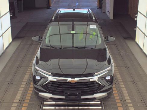 Used 2024 Chevrolet TrailBlazer LT w/ Convenience Package image 2