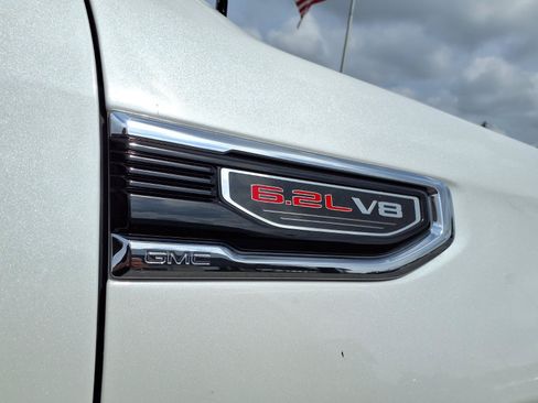 Used 2021 GMC Sierra 1500 Denali w/ Driver Alert Package II AWD/4WD image 2