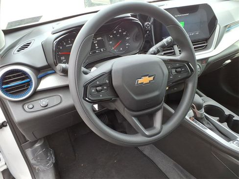 New 2026 Chevrolet Trax LS image 5