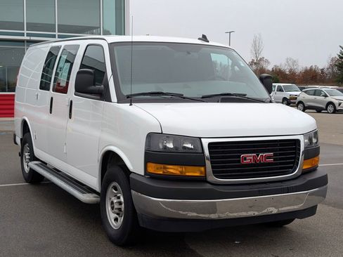 Used 2024 GMC Savana 2500 w/ Driver Convenience Package image 3