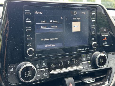 Certified 2020 Toyota Highlander XLE AWD/4WD image 25
