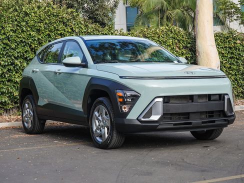 Used 2024 Hyundai Kona SE AWD/4WD image 3