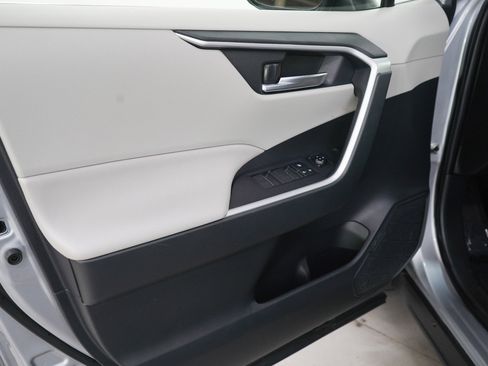 Used 2022 Toyota RAV4 XLE w/ XLE Grade Weather Package image 24