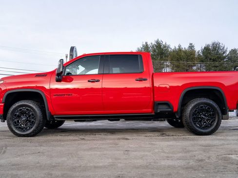 Used 2024 Chevrolet Silverado 2500 LTZ w/ LTZ Plus Package image 3