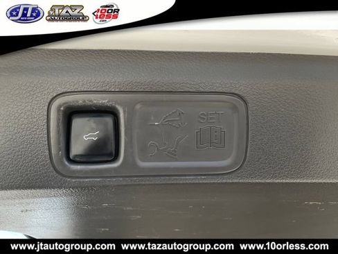 Used 2020 Ford Expedition XLT w/ Equipment Group 202A AWD/4WD image 24