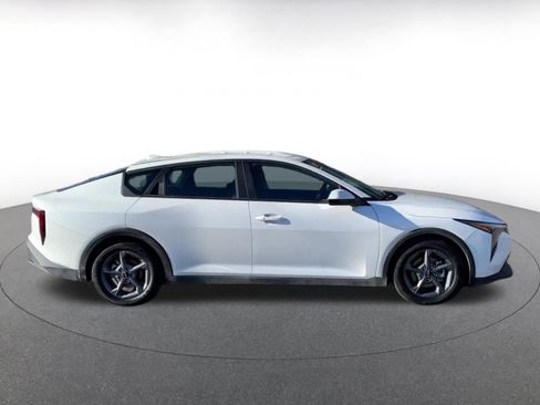 Used 2025 Kia K4 LXS image 16