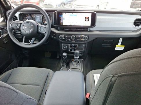 New 2025 Jeep Gladiator Sport image 15
