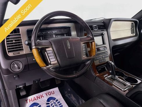 Used 2014 Lincoln Navigator 4WD image 9