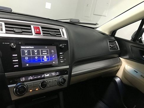 Used 2017 Subaru Legacy 2.5i Premium w/ Moonroof Package AWD/4WD image 27