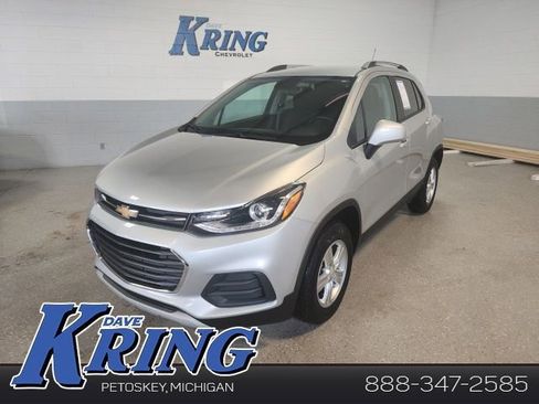 Used 2022 Chevrolet Trax LT w/ LT Convenience Package image 1