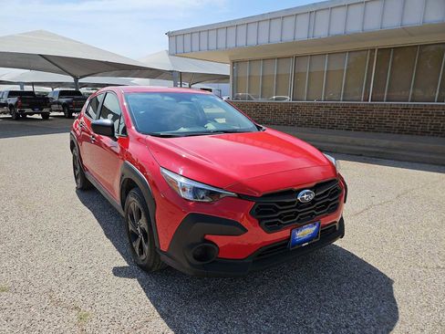 Used 2024 Subaru Crosstrek 2.0i AWD/4WD image 2