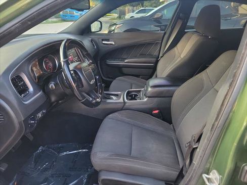Used 2019 Dodge Charger SXT w/ Cold Weather Package AWD/4WD image 17