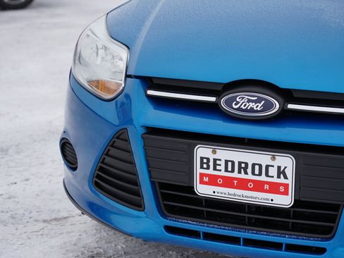 Used 2014 Ford Focus SE w/ SE Winter Package image 9