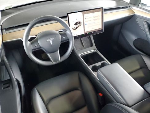 Used 2023 Tesla Model Y Long Range AWD/4WD image 12