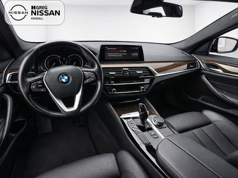 Used 2019 BMW 530e w/ Convenience Package RWD image 9