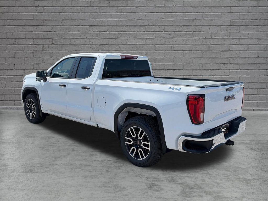 Used 2021 GMC Sierra 1500 4x4 Double Cab w/ Convenience Package image 4