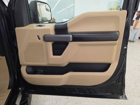 Used 2017 Ford F150 XLT AWD/4WD image 31