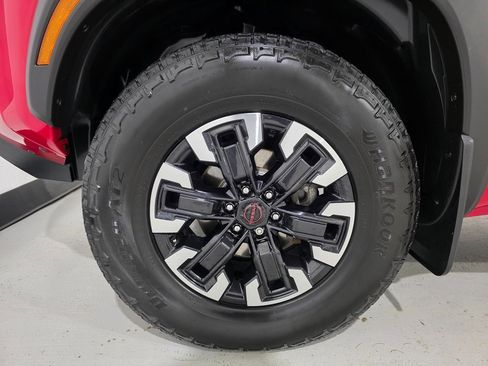 Used 2022 Nissan Frontier PRO-4X image 8