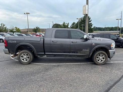 Used 2022 RAM 2500 Laramie AWD/4WD image 2