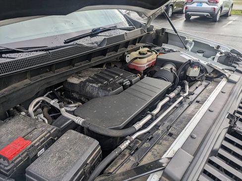 Used 2021 Chevrolet Silverado 1500 LT w/ Safety Package AWD/4WD image 13