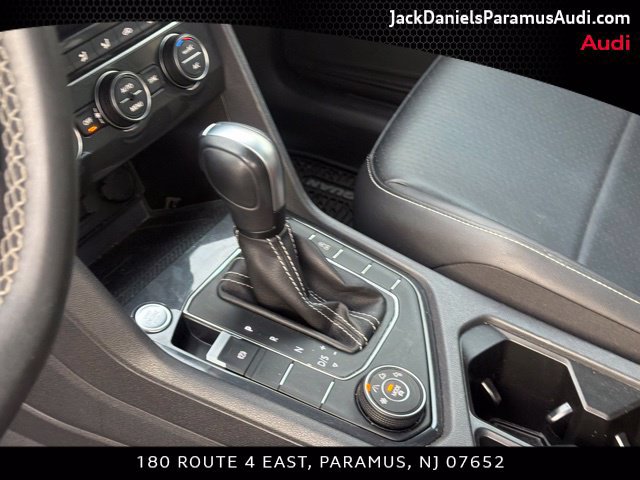 Used 2021 Volkswagen Tiguan SE w/ Panoramic Sunroof Package AWD/4WD image 13