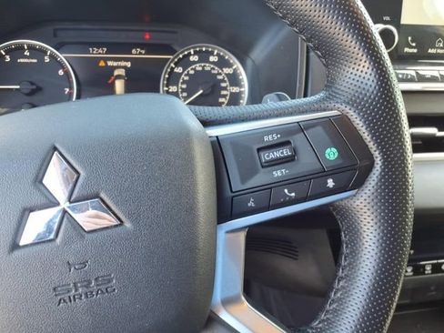 Used 2024 Mitsubishi Outlander SE FWD image 21