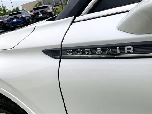 Used 2020 Lincoln Corsair Reserve w/ Equipment Group 201A FWD image 4