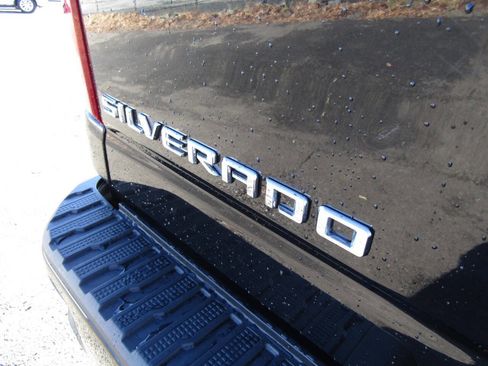 Used 2021 Chevrolet Silverado 2500 Custom w/ Custom Value Package image 40