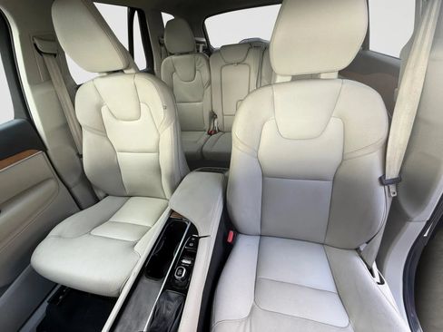 Used 2021 Volvo XC90 T6 Momentum w/ Advanced Package AWD/4WD image 13