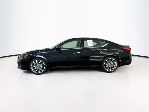Used 2024 Nissan Altima 2.5 SL FWD image 4