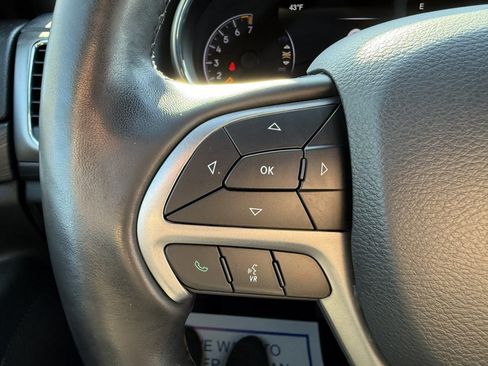 Used 2020 Jeep Grand Cherokee Altitude AWD/4WD image 19