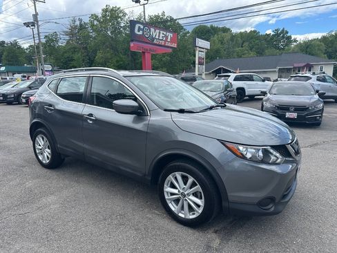 Used 2019 Nissan Rogue Sport SV AWD/4WD image 1
