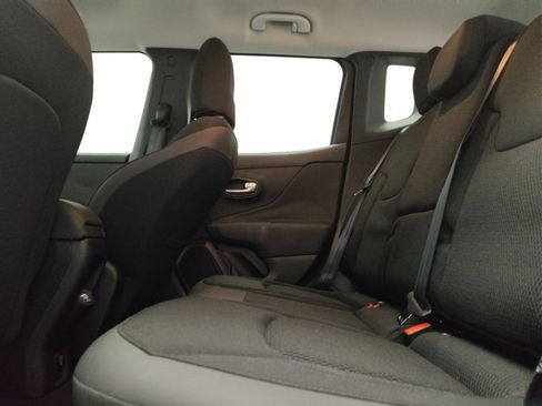 Used 2020 Jeep Renegade Altitude FWD image 18