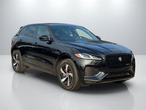Used 2024 Jaguar F-PACE R-Dynamic S image 3