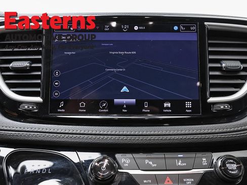 Used 2022 Chrysler Pacifica Touring-L w/ Uconnect Theater Family Group FWD image 19