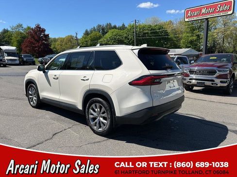 Used 2024 Toyota Grand Highlander AWD image 3