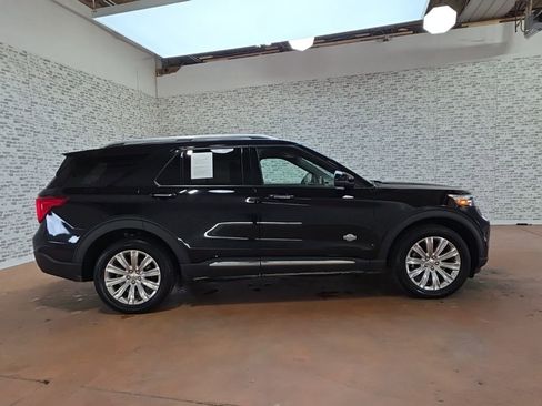 Used 2022 Ford Explorer King Ranch w/ Premium Technology Package image 7