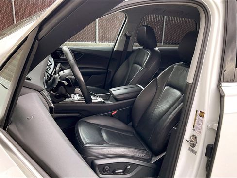 Used 2017 Audi Q7 3.0T Premium Plus w/ Premium Plus Package image 24