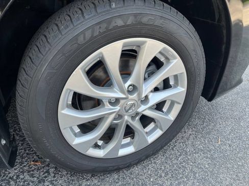 Used 2018 Nissan Sentra SV w/ Premium Package (P01) FWD image 8