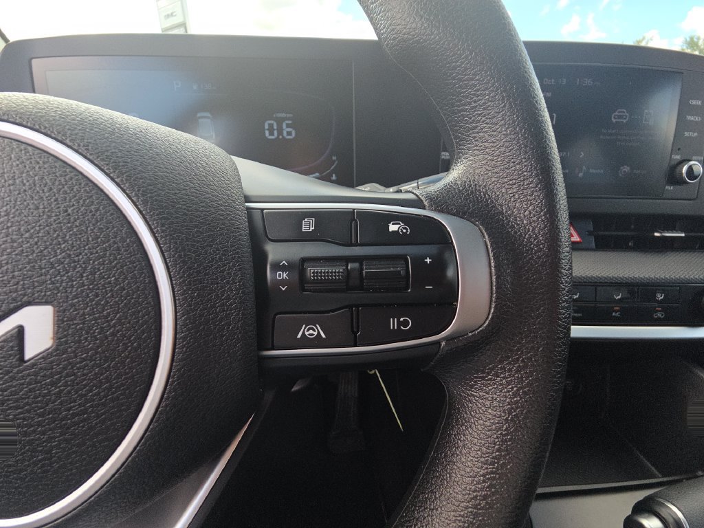 Used 2025 Kia Sportage LX FWD image 17