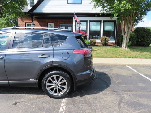 Used 2018 Toyota RAV4 Limited w/ Advanced Technology Package image 4
