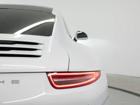 Certified 2016 Porsche 911 Carrera RWD image 33