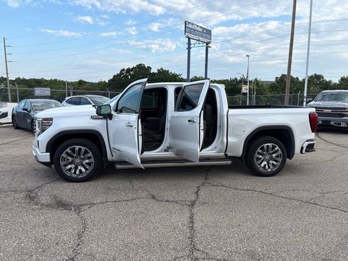 Used 2024 GMC Sierra 1500 Denali w/ Denali Reserve Package AWD/4WD image 4