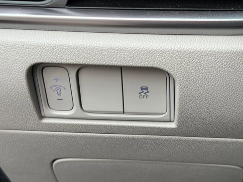 Certified 2025 Kia Sorento S image 33