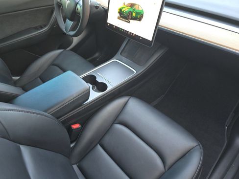 Used 2022 Tesla Model Y Performance AWD/4WD image 15